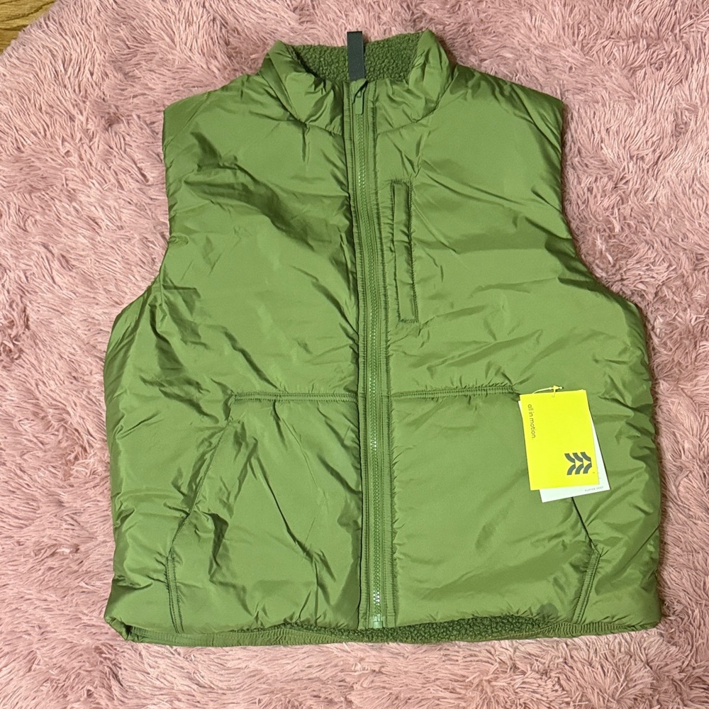 All in Motion Men's Green Quilted Vest